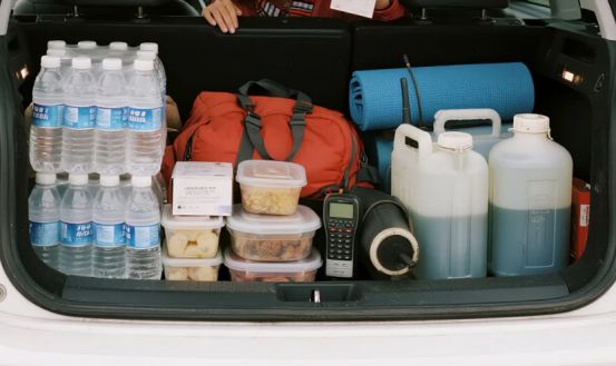 奔青海催收队跟去懵了：这收不了啊开元棋牌女子花8万买奔驰抵押车直(图2)